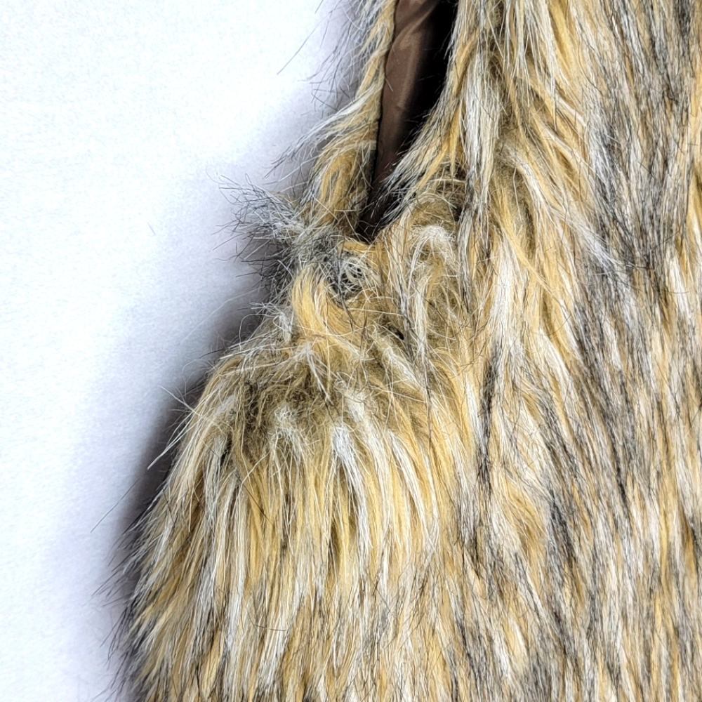 DEMOCRACY Brand Faux Fur Vest Size Large - Picture 6 of 8